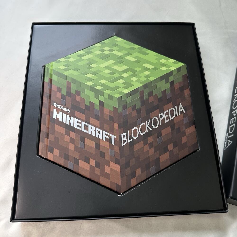 Minecraft Blockopedia Scholastic Gaming Hardcover Official Mojang 2015 Like new